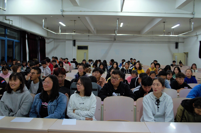 大学时代讲座2.jpg
